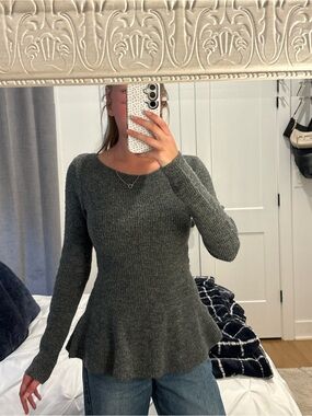 H&M Gray Long-Sleeve Knit Peplum Top